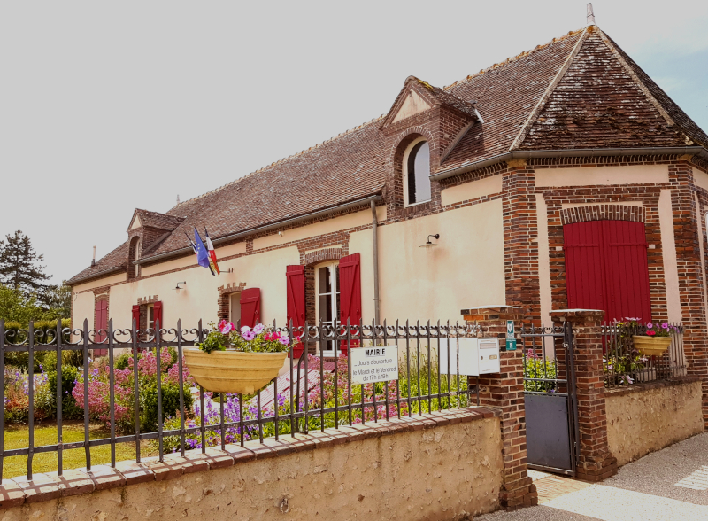La mairie du Mesnil Thomas 